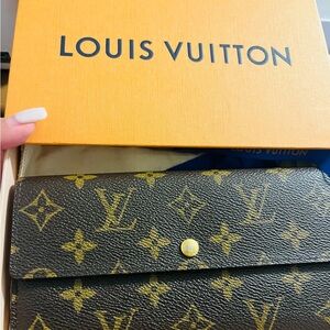 SOLD‼️Louis Vuitton Brown and Gold Monogram Wallet